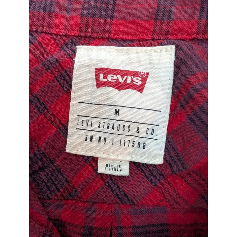 Levi's Plaid Short Sleeve Button Up Shirt Men's M Red Black Cotton Casual Preppy
